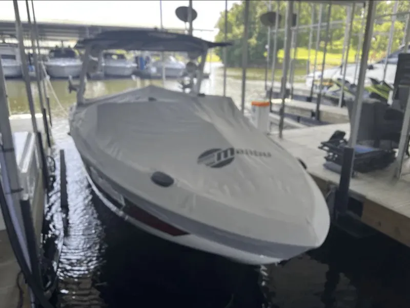 Slide: The Image of Malibu Wakesetter 25 LSV 2022 - 7