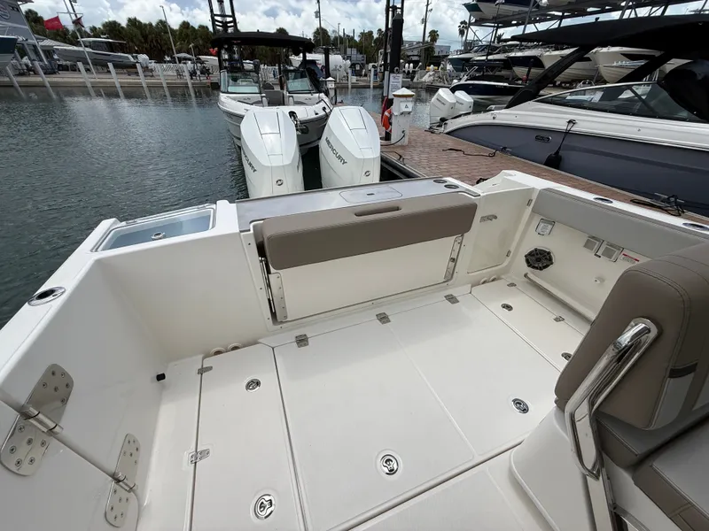 Slide: The Image of Boston Whaler 330 Vantage 2027 - 30