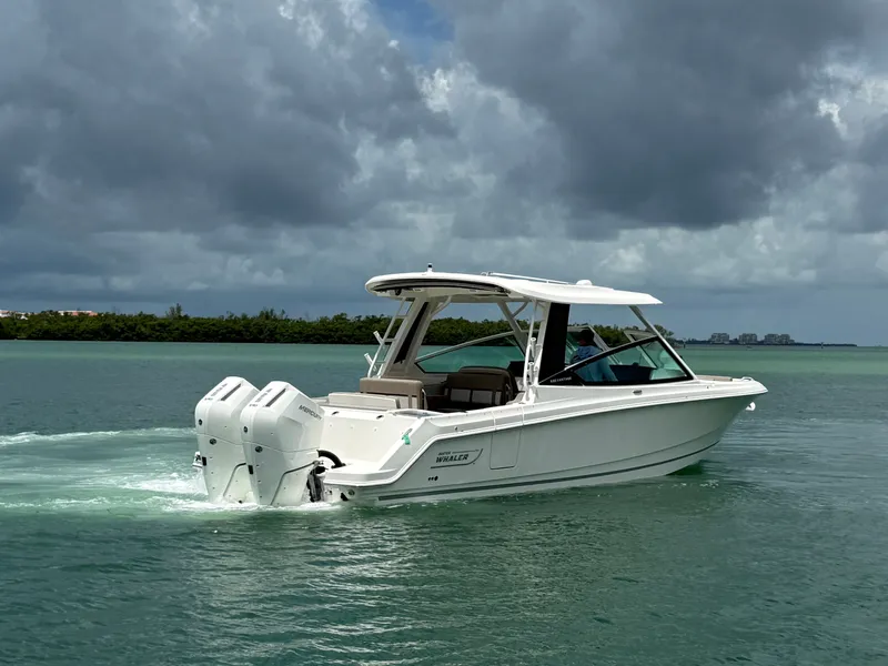 Slide: The Image of Boston Whaler 330 Vantage 2027 - 5