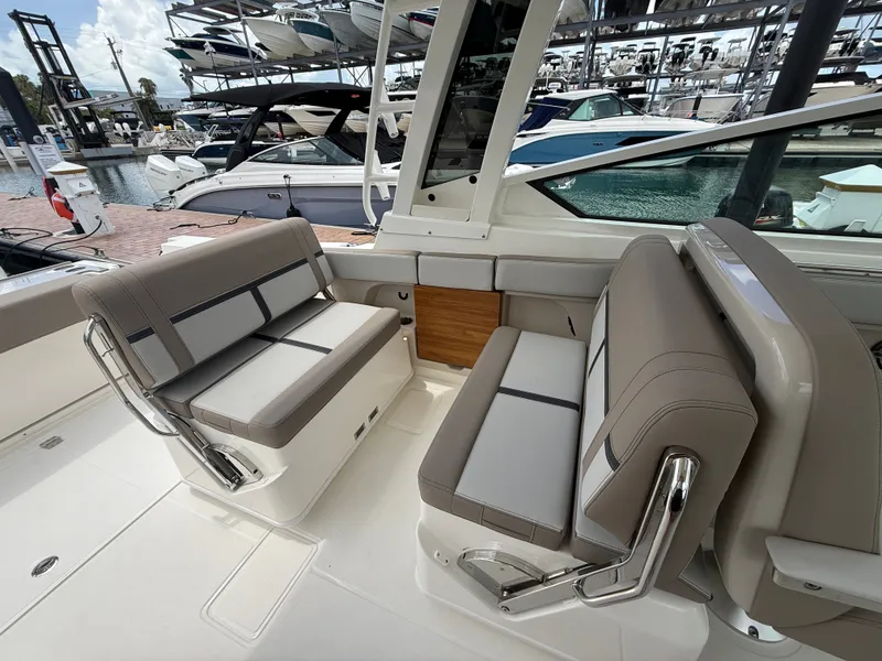 Slide: The Image of Boston Whaler 330 Vantage 2027 - 24