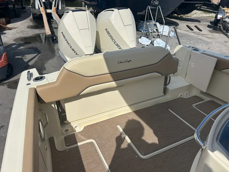 Slide: The Image of Chris-Craft Catalina 31 2027 - 4