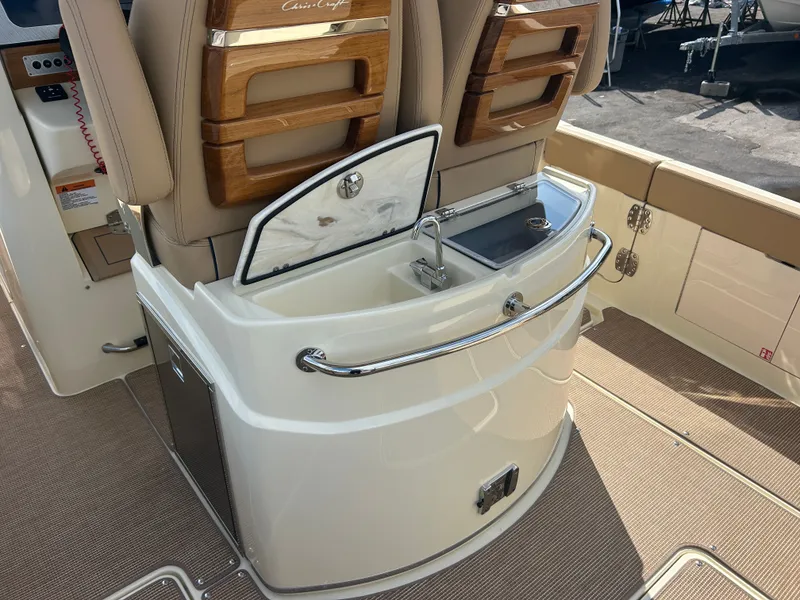 Slide: The Image of Chris-Craft Catalina 31 2027 - 5