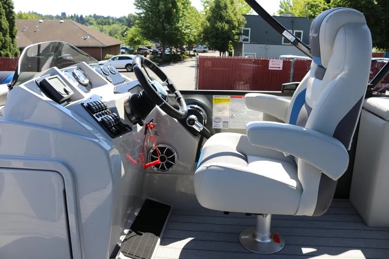 Slide: The Image of Interior view of SunChaser Geneva Sport 23 SB DH 2025 boat cockpit. - 21