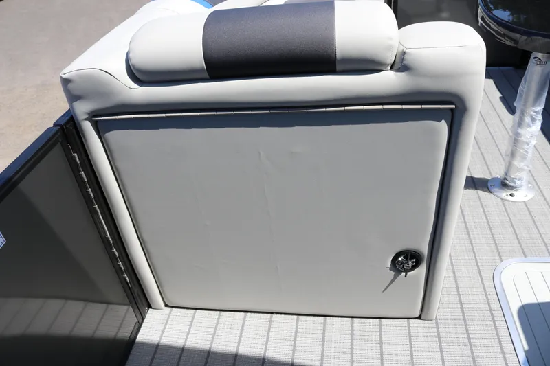 Slide: The Image of Seating area of SunChaser Geneva Sport 23 SB DH 2025. - 23