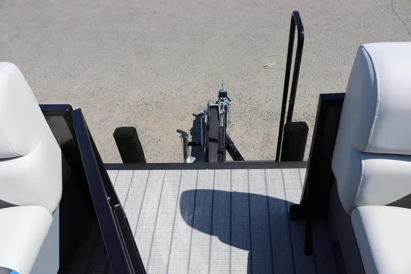 Slide: The Image of 2025 SunChaser Geneva Sport 23 SB DH boat interior view. - 34