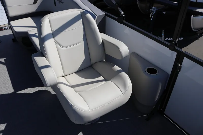 Slide: The Image of Luxurious seating on 2025 SunChaser Lucerne 20 LR DH pontoon boat. - 24
