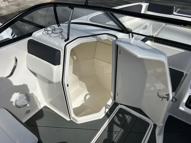 Slide: The Image of Bayliner D22 2026 - 5