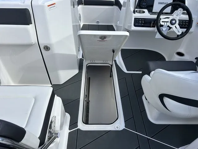 Slide: The Image of Bayliner D22 2026 - 6