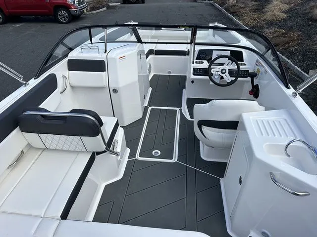 Slide: The Image of Bayliner D22 2026 - 8