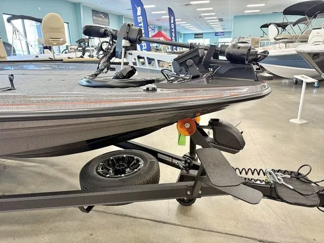 Slide: The Image of Skeeter ZXE20 2026 - 8