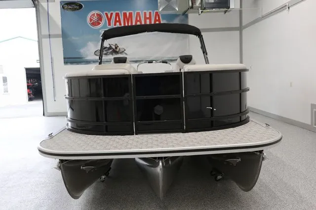 Slide: The Image of South Bay LE 224 RS 2.75 JAWS EDITION TRITOON 2026 - 5