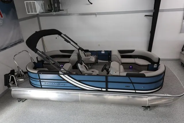 The Image of South Bay LE 224 RS 2.75 JAWS EDITION TRITOON 2026 - 1