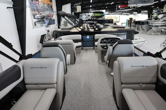 Slide: The Image of South Bay LE 224 RS 2.75 JAWS EDITION TRITOON 2026 - 12