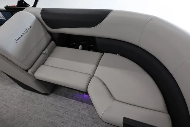 Slide: The Image of South Bay LE 224 RS 2.75 JAWS EDITION TRITOON 2026 - 13