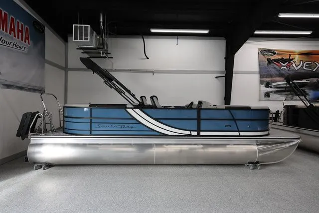 Slide: The Image of South Bay LE 224 RS 2.75 JAWS EDITION TRITOON 2026 - 2