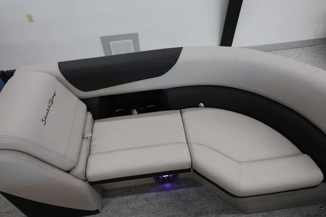 Slide: The Image of South Bay LE 224 RS 2.75 JAWS EDITION TRITOON 2026 - 21