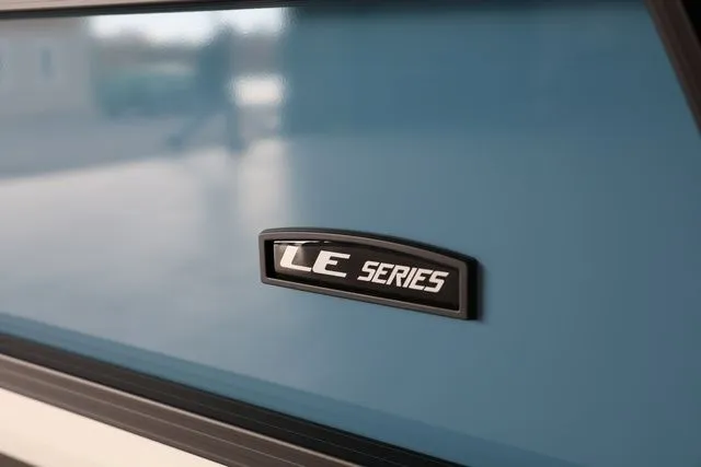 Slide: The Image of South Bay LE 224 RS 2.75 JAWS EDITION TRITOON 2026 - 27