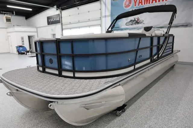 Slide: The Image of South Bay LE 224 RS 2.75 JAWS EDITION TRITOON 2026 - 6