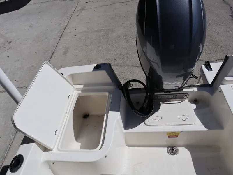 Slide: The Image of Key West 1720 Center Console 2023 - 15