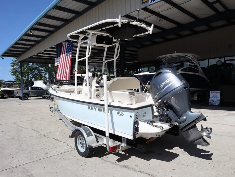 Slide: The Image of Key West 1720 Center Console 2023 - 8