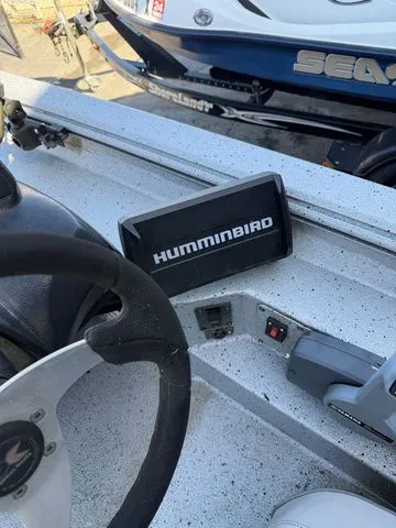 Slide: The Image of 2019 Xpress XP 200 Catfish with Humminbird fish finder. - 11