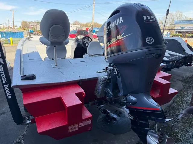 Slide: The Image of 2019 Xpress XP 200 Catfish boat with Yamaha 115 HP outboard motor. - 7
