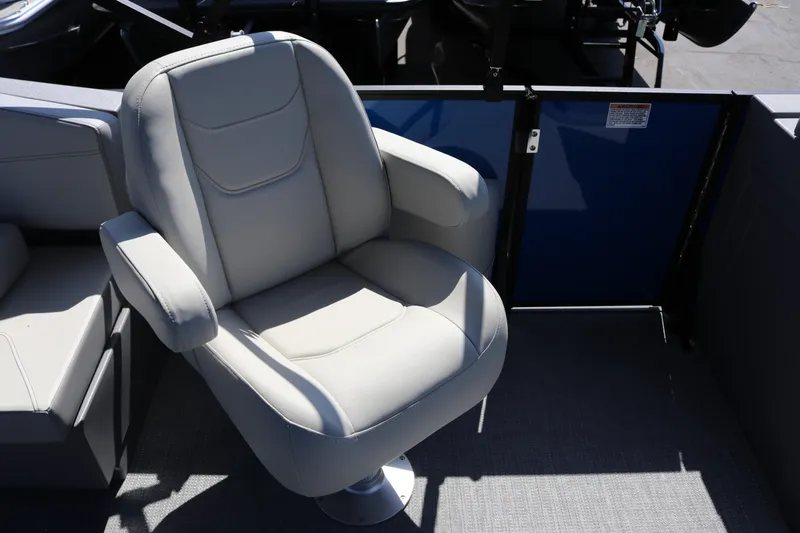 Slide: The Image of Captain's chair on 2025 SunChaser Lucerne 20 LR DH pontoon boat. - 10