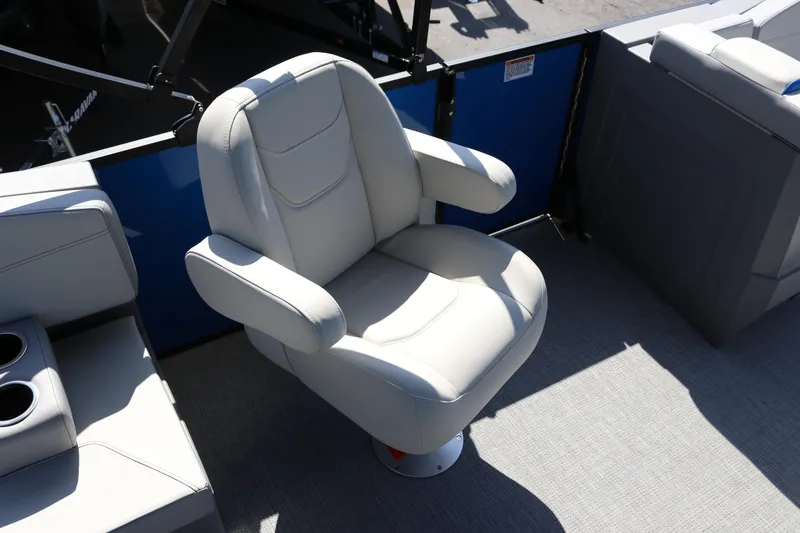 Slide: The Image of Luxurious seating on 2025 SunChaser Lucerne 20 LR DH pontoon boat. - 31