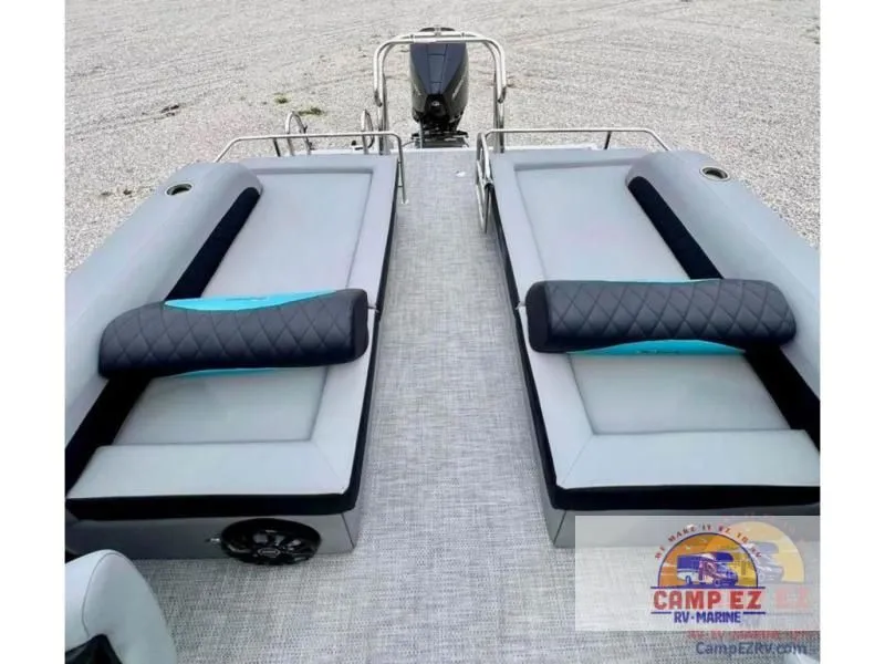 Slide: The Image of ULTRA LOUNGER T25 2024 - 8