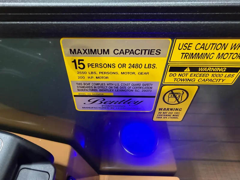 Slide: The Image of Bentley Pontoons Legacy 223 Navigator DL Quad Lounge Tritoon & Honda 4-Stroke EFI 2026 - 16