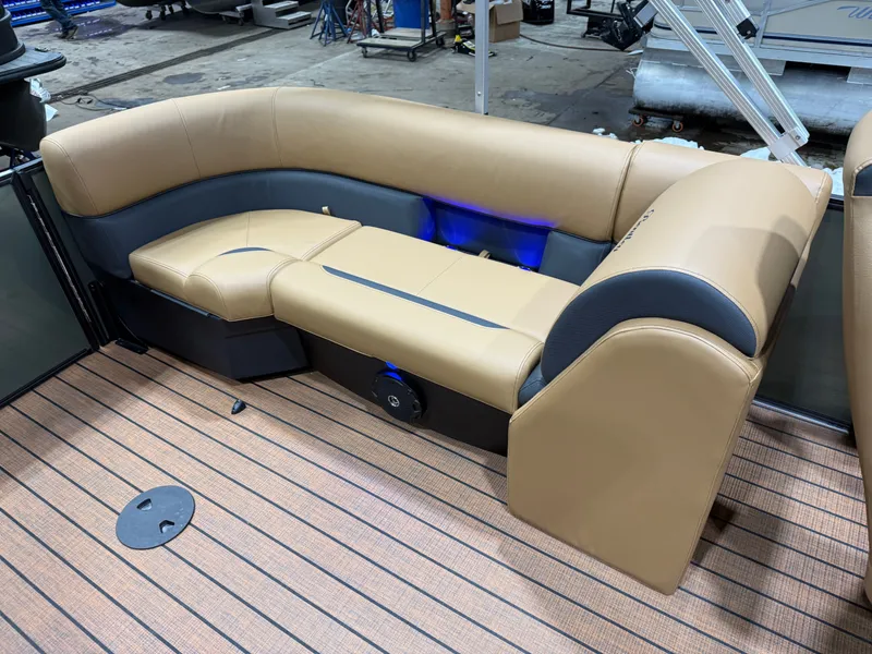 Slide: The Image of Bentley Pontoons Legacy 223 Navigator DL Quad Lounge Tritoon & Honda 4-Stroke EFI 2026 - 17