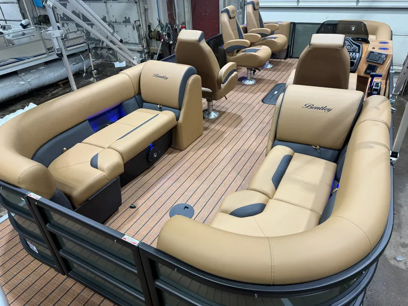 Slide: The Image of Bentley Pontoons Legacy 223 Navigator DL Quad Lounge Tritoon & Honda 4-Stroke EFI 2026 - 19