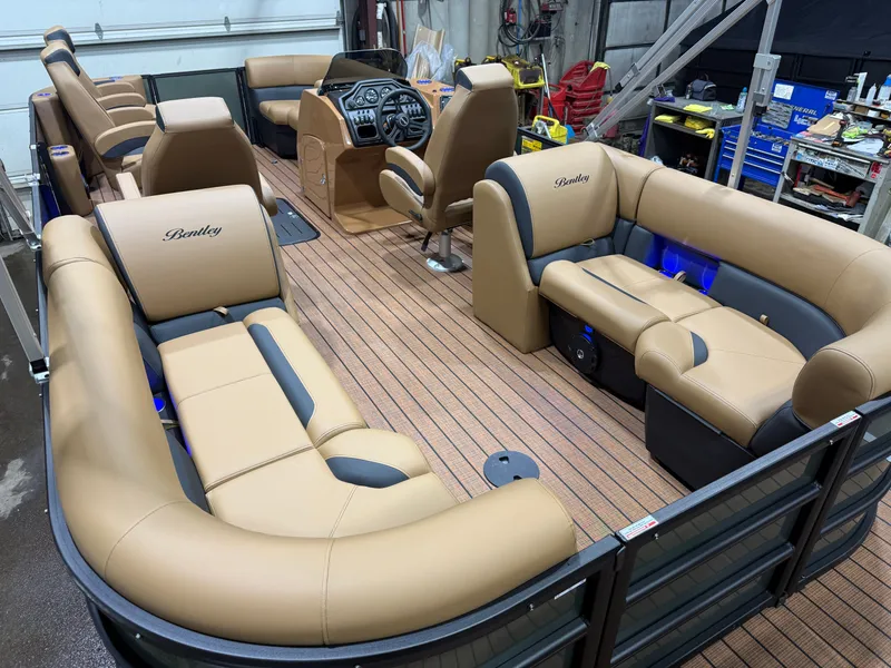 Slide: The Image of Bentley Pontoons Legacy 223 Navigator DL Quad Lounge Tritoon & Honda 4-Stroke EFI 2026 - 20