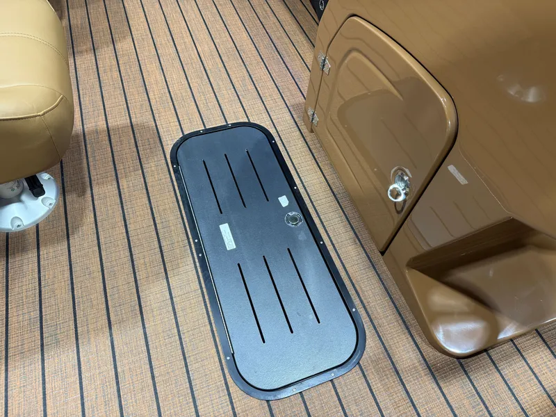 Slide: The Image of Bentley Pontoons Legacy 223 Navigator DL Quad Lounge Tritoon & Honda 4-Stroke EFI 2026 - 25