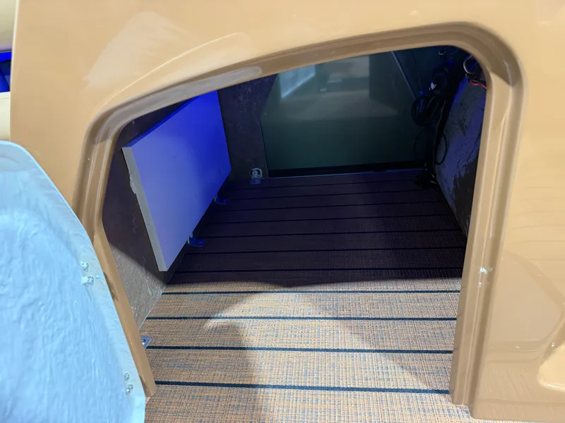 Slide: The Image of Bentley Pontoons Legacy 223 Navigator DL Quad Lounge Tritoon & Honda 4-Stroke EFI 2026 - 31