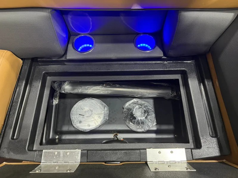 Slide: The Image of Bentley Pontoons Legacy 223 Navigator DL Quad Lounge Tritoon & Honda 4-Stroke EFI 2026 - 34