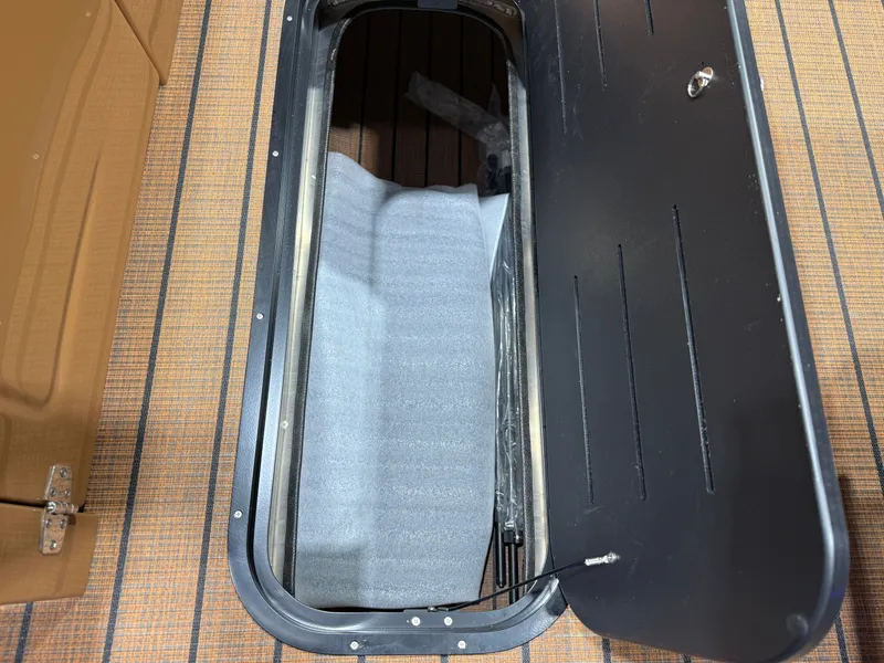 Slide: The Image of Bentley Pontoons Legacy 223 Navigator DL Quad Lounge Tritoon & Honda 4-Stroke EFI 2026 - 35