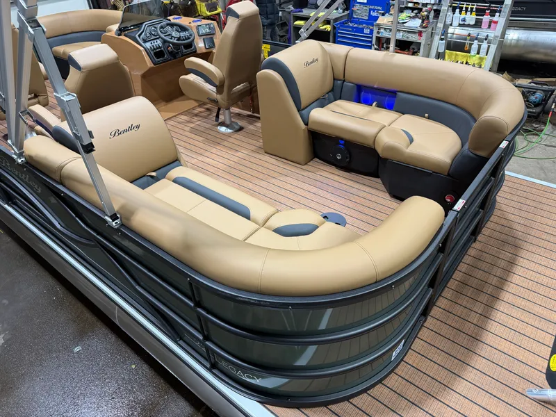 Slide: The Image of Bentley Pontoons Legacy 223 Navigator DL Quad Lounge Tritoon & Honda 4-Stroke EFI 2026 - 4