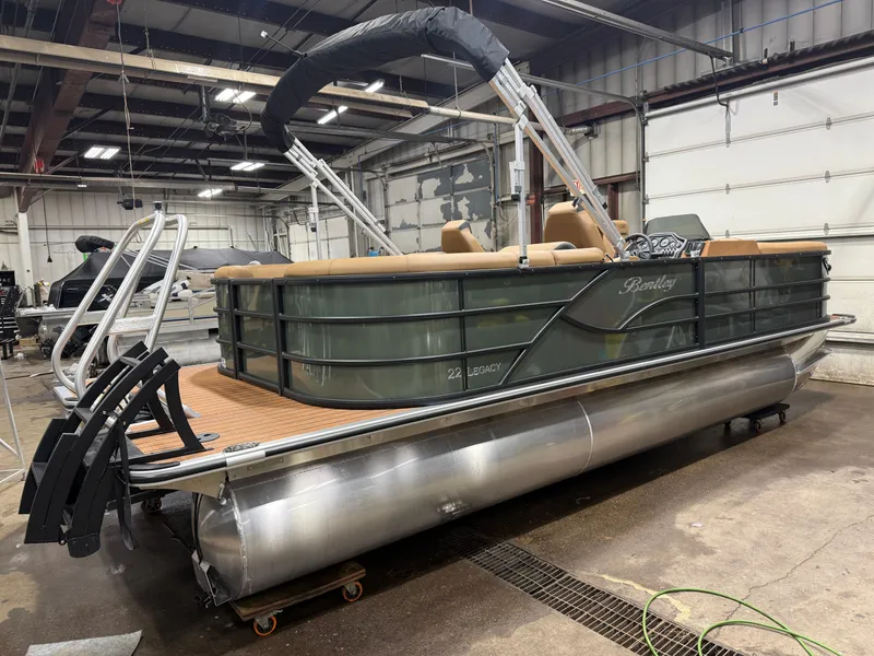 Slide: The Image of Bentley Pontoons Legacy 223 Navigator DL Quad Lounge Tritoon & Honda 4-Stroke EFI 2026 - 45