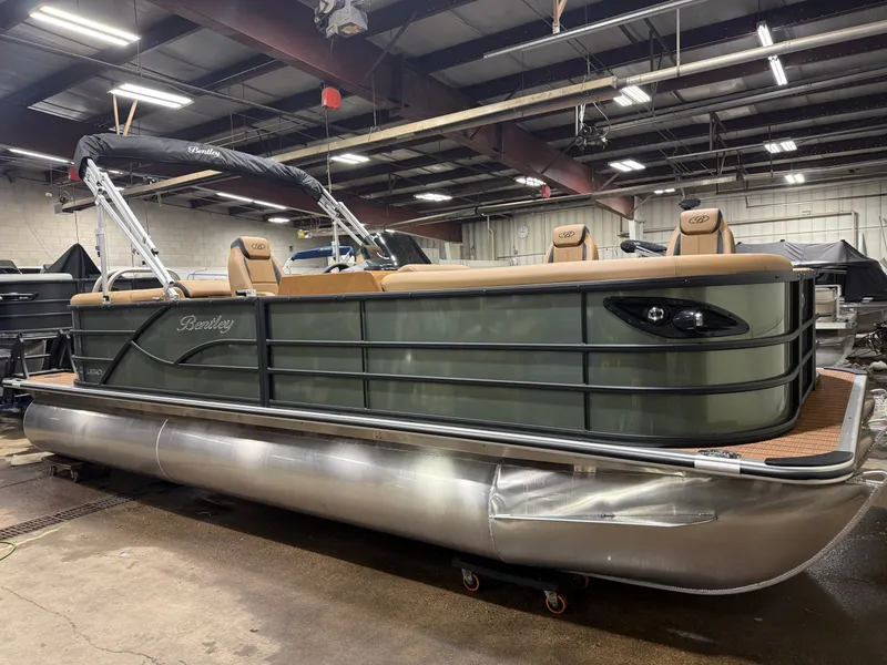 Slide: The Image of Bentley Pontoons Legacy 223 Navigator DL Quad Lounge Tritoon & Honda 4-Stroke EFI 2026 - 46