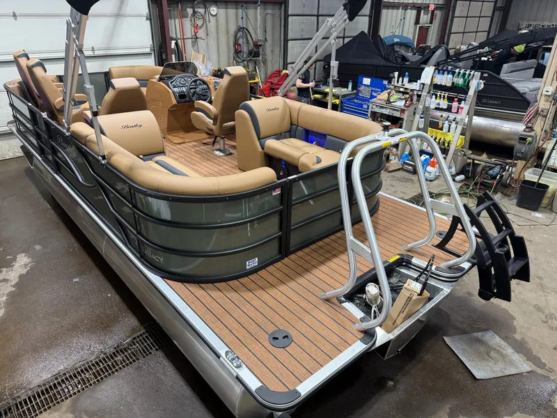 Slide: The Image of Bentley Pontoons Legacy 223 Navigator DL Quad Lounge Tritoon & Honda 4-Stroke EFI 2026 - 47