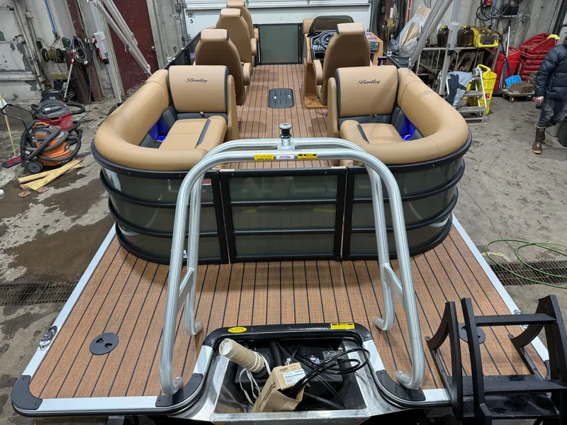 Slide: The Image of Bentley Pontoons Legacy 223 Navigator DL Quad Lounge Tritoon & Honda 4-Stroke EFI 2026 - 6