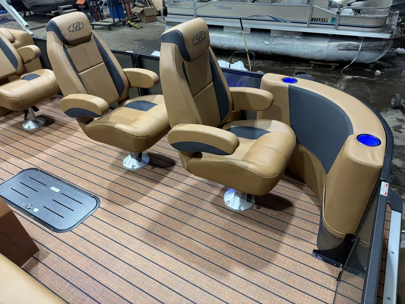 Slide: The Image of Bentley Pontoons Legacy 223 Navigator DL Quad Lounge Tritoon & Honda 4-Stroke EFI 2026 - 9