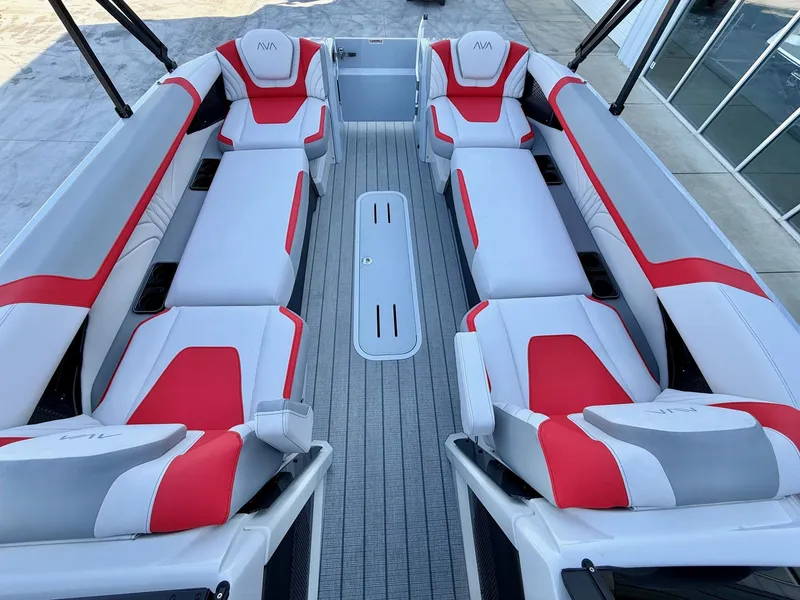 Slide: The Image of Avalon Excalibur Carbon Series Quad Lounger Shift Windshield - 27 FT w/ Twin 425's 2026 - 16