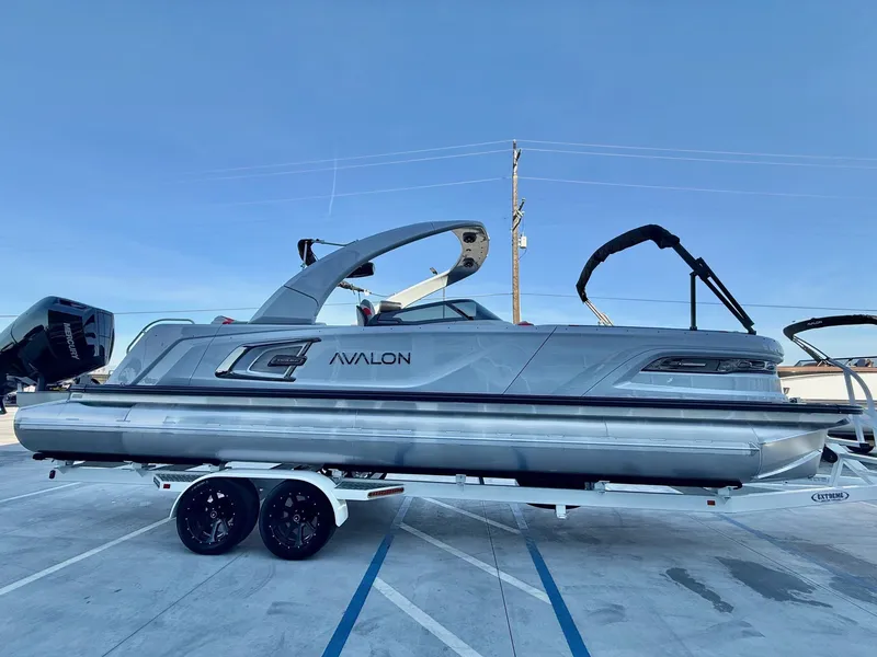 Slide: The Image of Avalon Excalibur Carbon Series Quad Lounger Shift Windshield - 27 FT w/ Twin 425's 2026 - 3