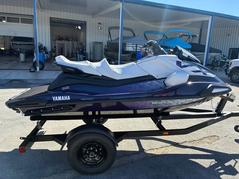 Slide: The Image of Yamaha VX Cruiser H.O. w/ Audio 2026 - 4