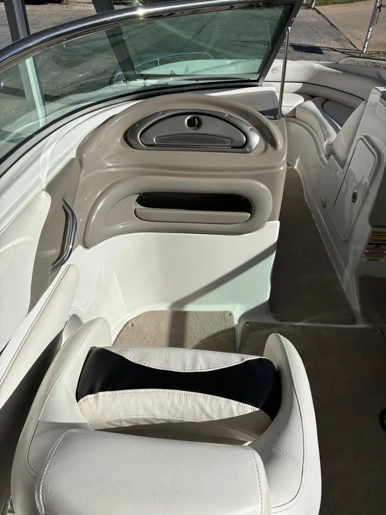Slide: The Image of Crownline Boats 230 LS 2009 - 3