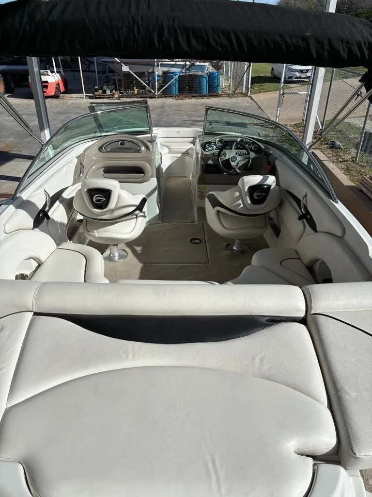 Slide: The Image of Crownline Boats 230 LS 2009 - 5