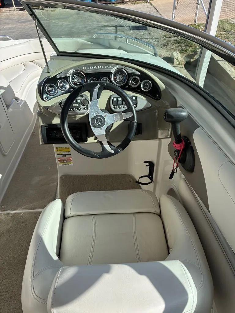 Slide: The Image of Crownline Boats 230 LS 2009 - 7