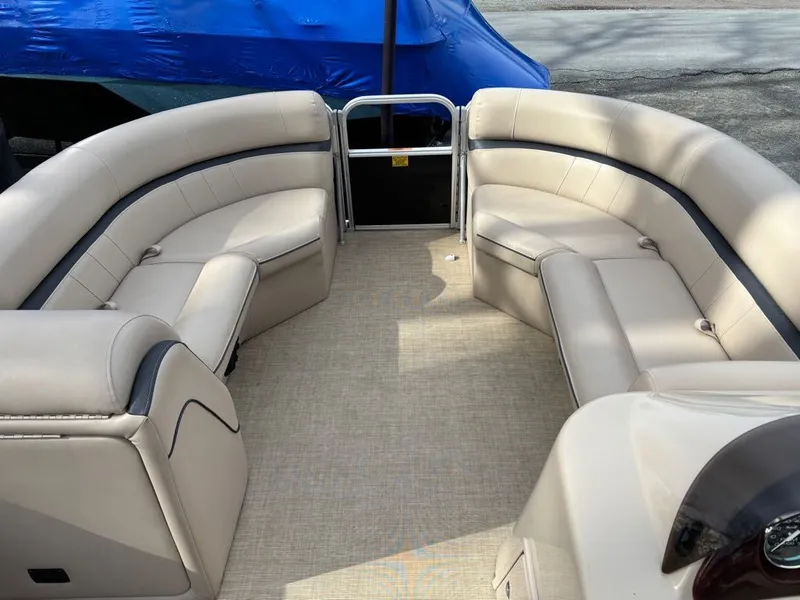 Slide: The Image of South Bay 200 Series 224RS 2.75 2017 - 17